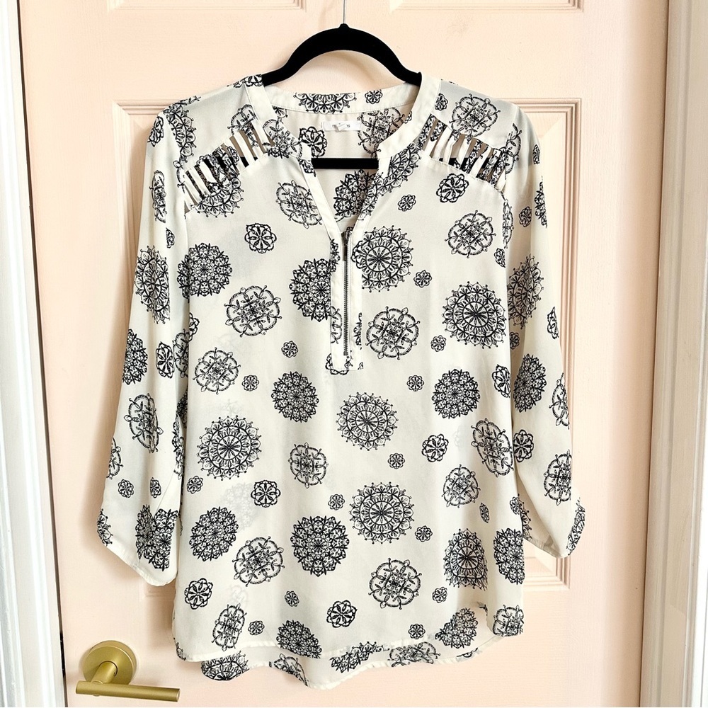 Lightweight cut out Maurice’s top